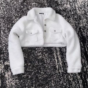 Cropped white teddy jacket from fashionova
